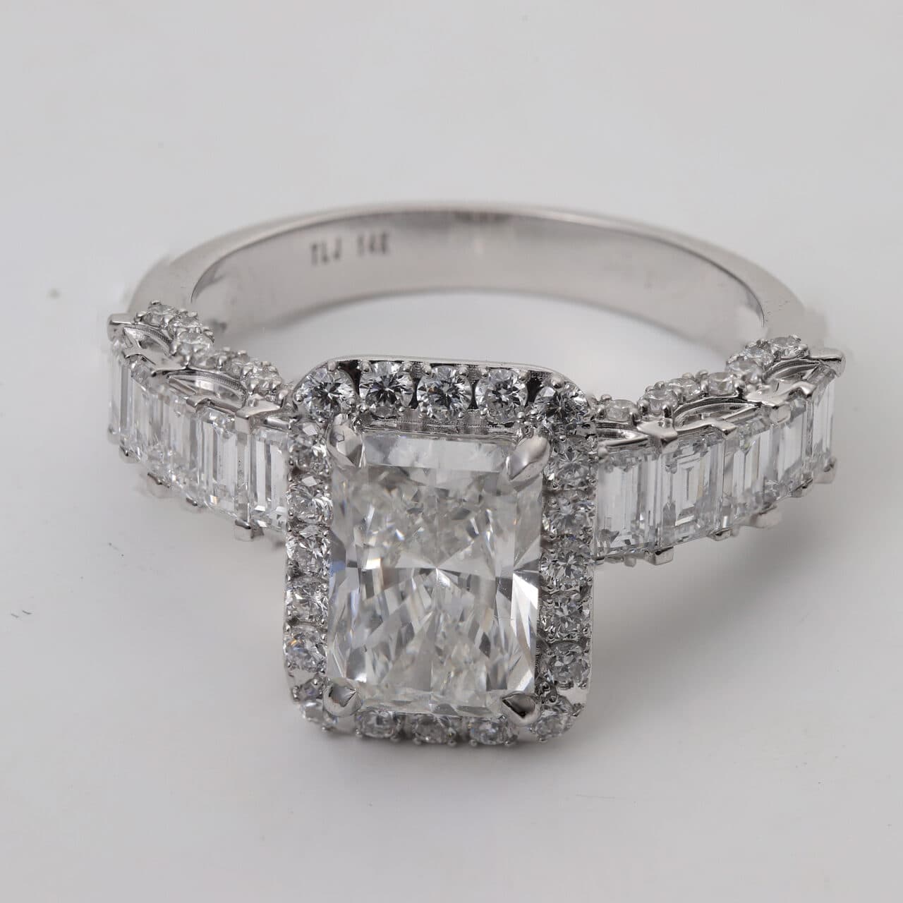 Nhẫn nữ viên chủ radiant 1.5 carat